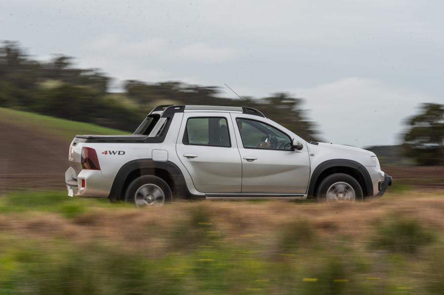 Renault Duster Oroch Dynamique 2.0 4x4 2018 года  (фото 14 из 40)